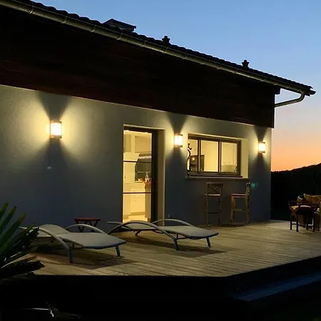 Modern 150m From The Atlantic Surf